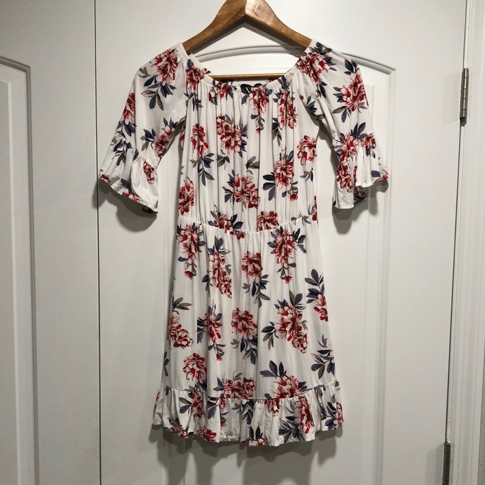 NEW LOOK Floral Ruffle Sleeve Mini Dress - Picture 4 of 9